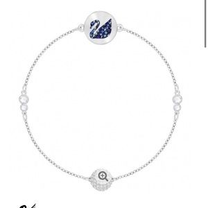 Swarovski Remix Collection Swan magnetic Bracelet, silvered